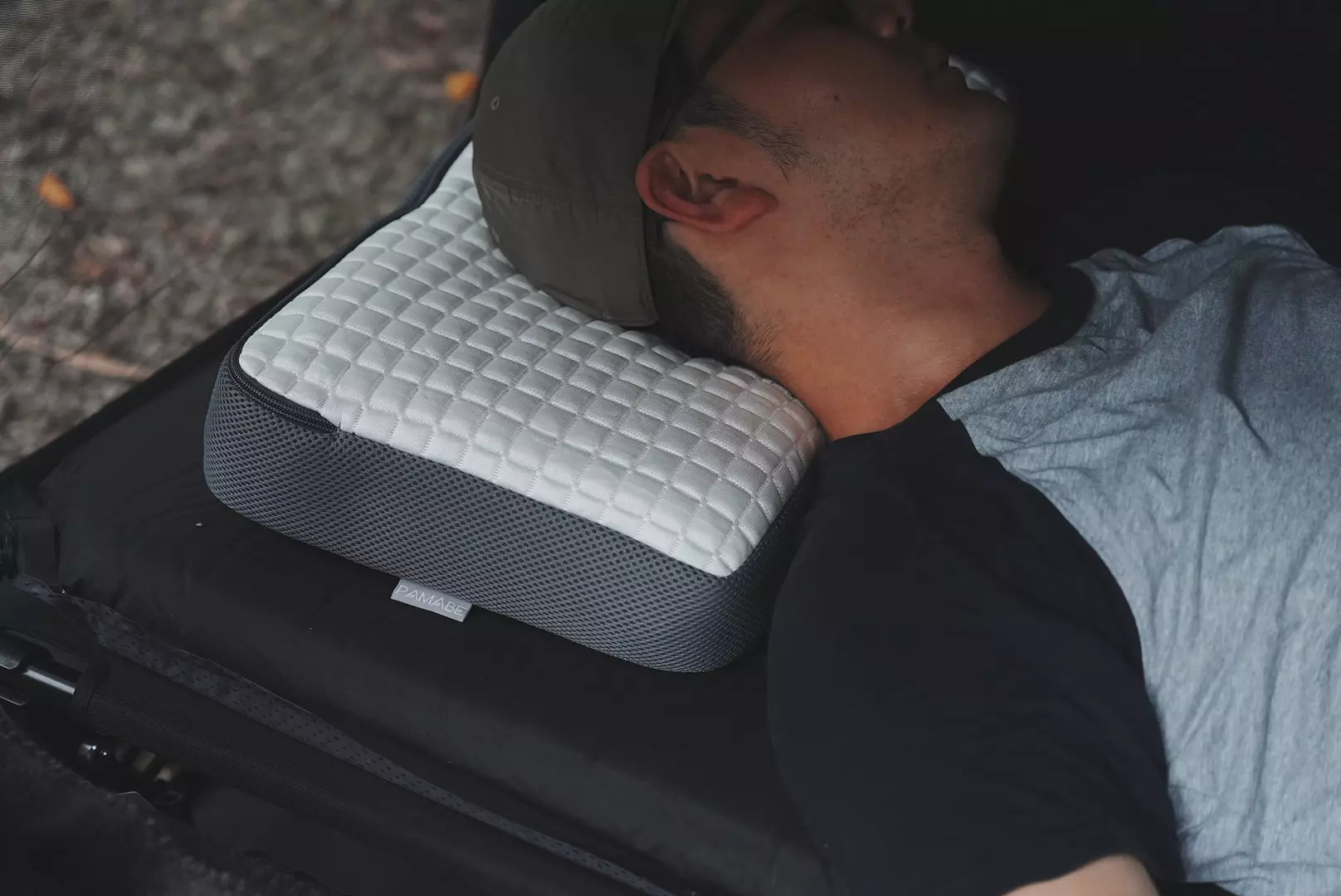 PAMABE Outdoor 露營枕推薦：專為成人設計的支撐型水洗枕頭